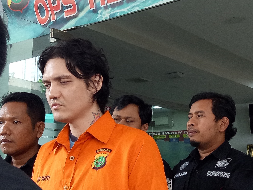 Pemasok Ganja ke Ozzy Albar Diburu
