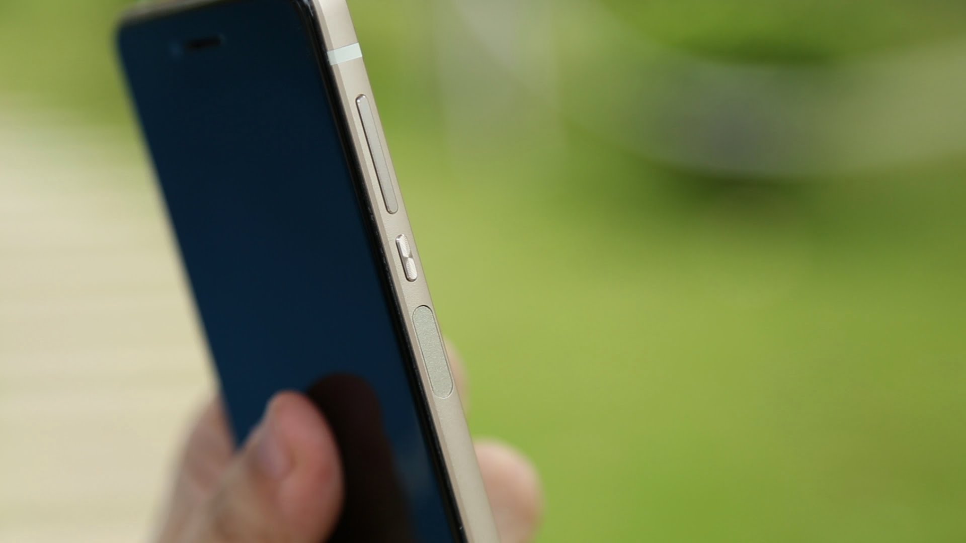 Ponsel Baru Samsung Pakai Pemindai Sidik Jari di Sisi Bodi?
