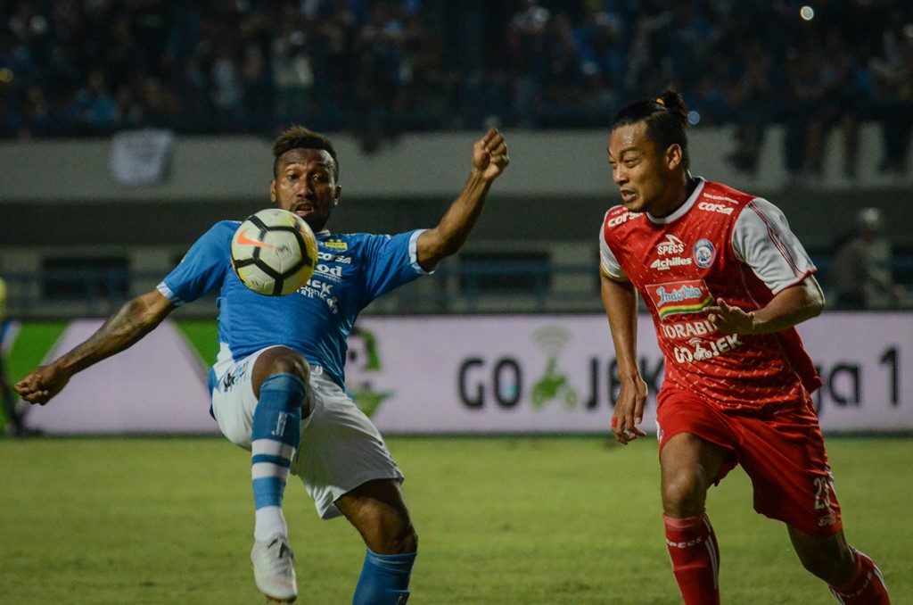 Bungkam Arema FC di GBLA, Persib Pimpin Klasemen Liga 1