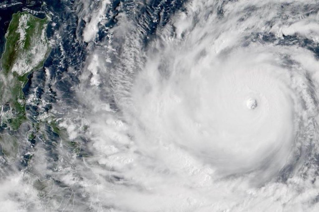 Filipina Evakuasi Warga Jelang Kedatangan Topan Mangkhut
