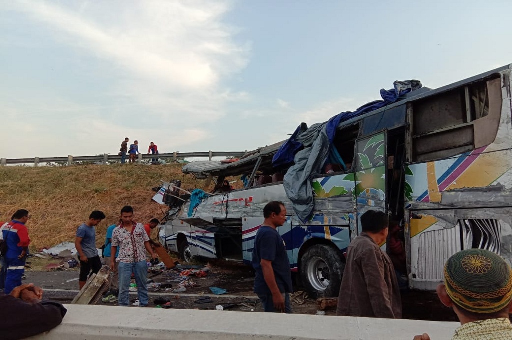 Truk yang Ditabrak Bus di Kanci-Pejagan 'Menghilang'