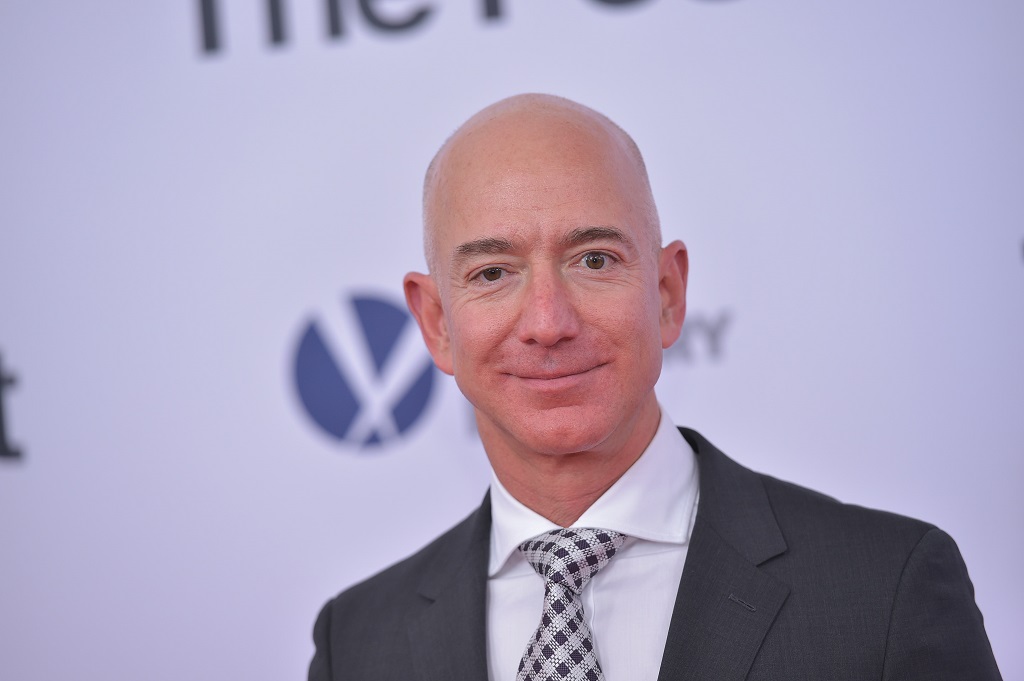 Bos Amazon Sediakan Dana Rp30 Triliun untuk Amal