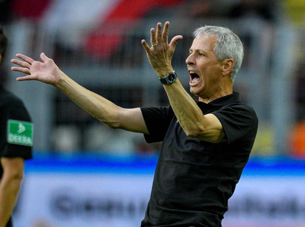 Lucien Favre Belum Puas dengan Kemenangan Dortmund