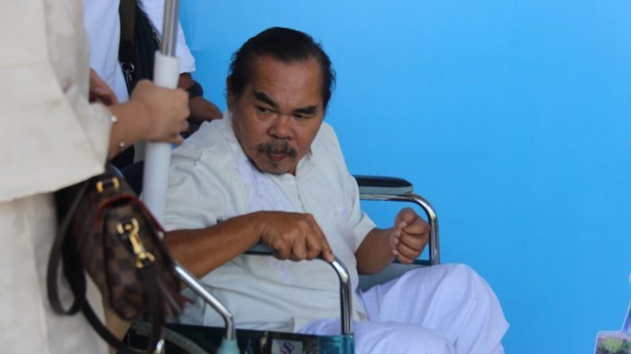 Tangis Mat Solar Pecah Dijenguk Rieke