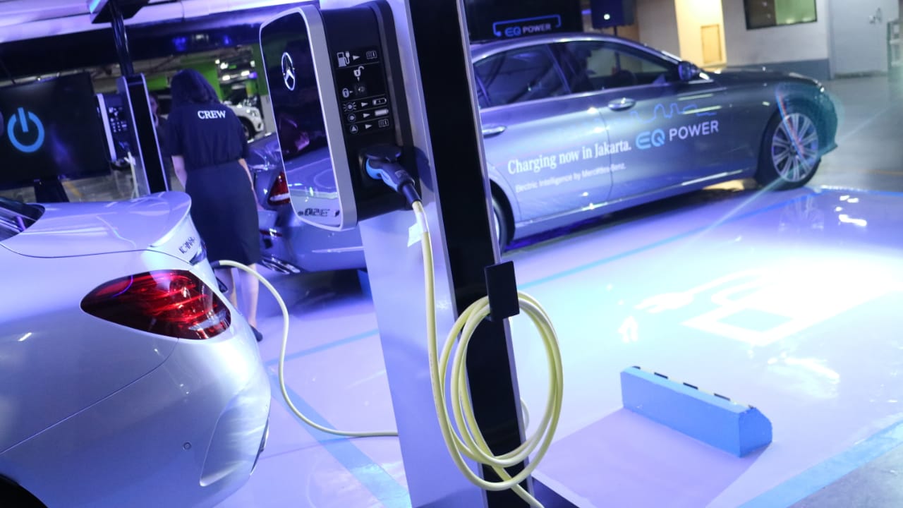 Mercedes-Benz Sediakan <i>Charging Bay</i> di Mall