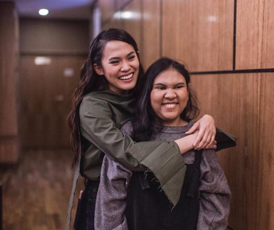 Sheryl Sheinafia Duet dengan Penyanyi Difabel di Lagu Tema Asian Para Games 2018