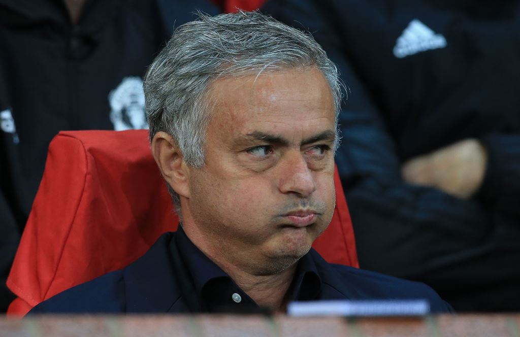 United Terpuruk, Mourinho Enggan Disalahkan