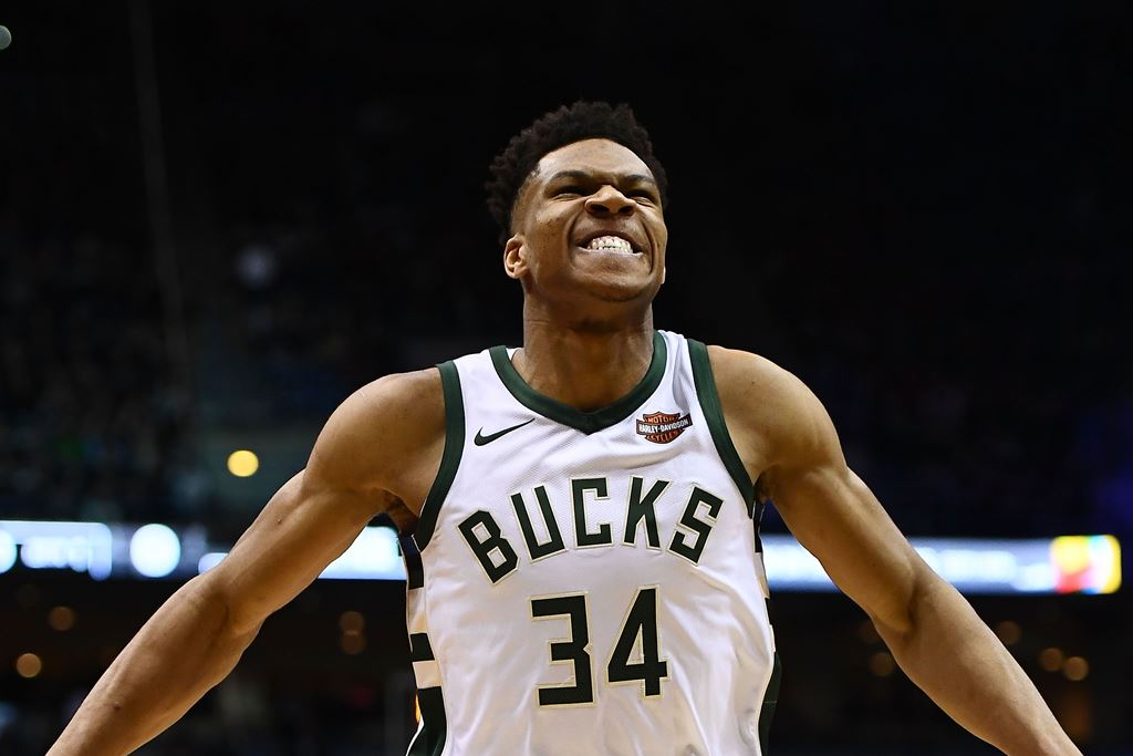 Giannis Bantu Bucks Permalukan Wolves