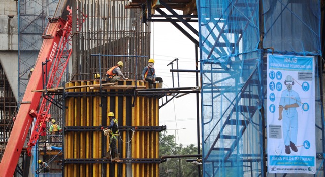 Pembangunan Tol Becakayu Sesi II A Molor