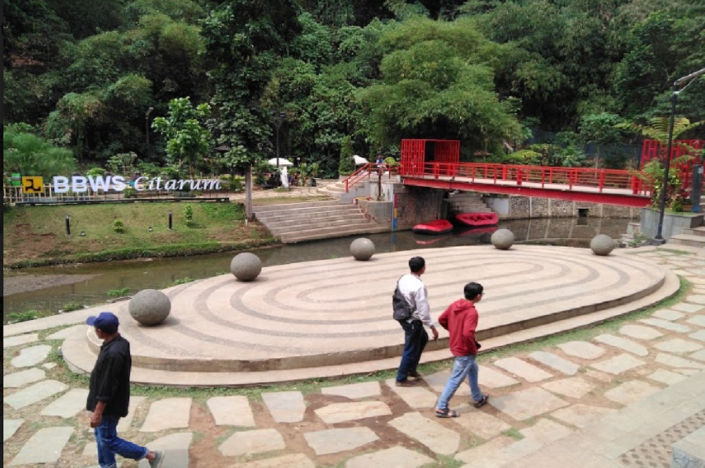 Teras Cikapundung, Tempat 'Ngadem' di Bandung