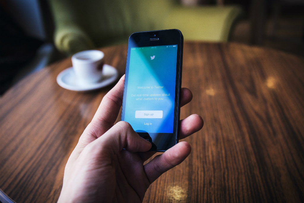 Twitter Hentikan Dukungan Moments