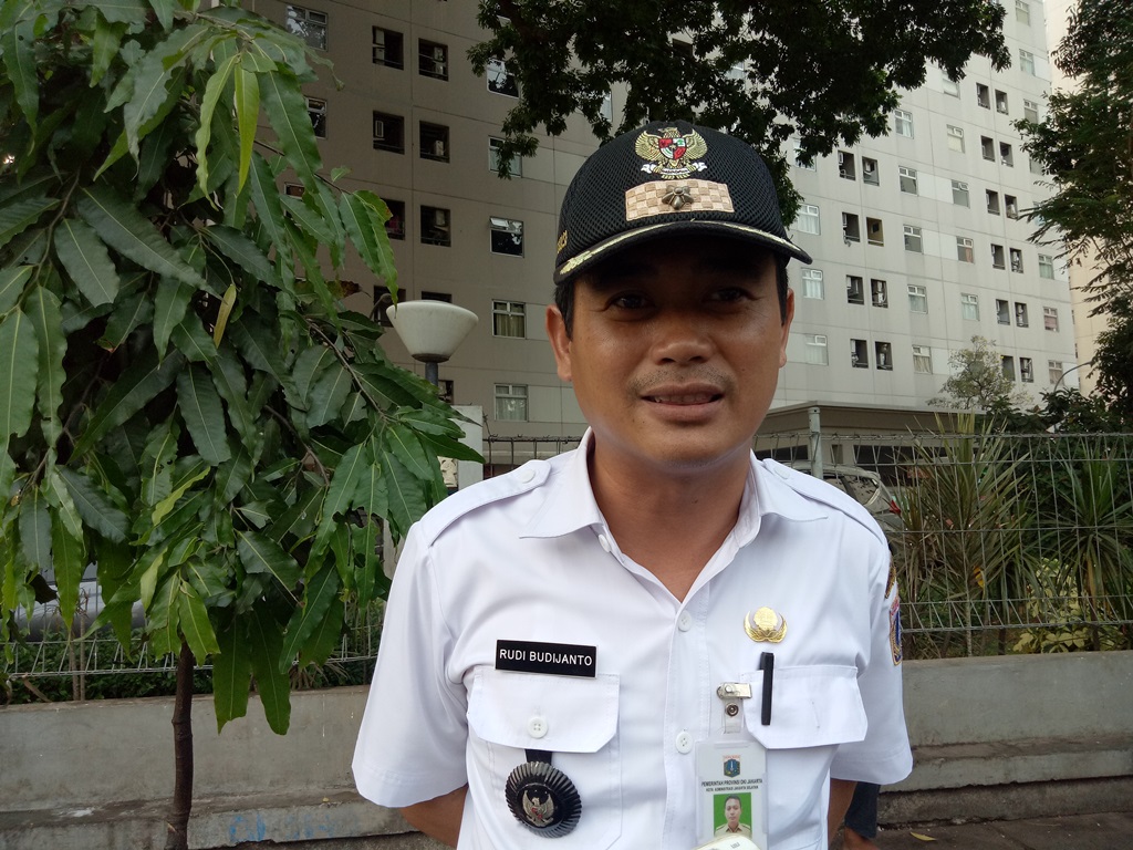 PKL tak Boleh Lagi Berjualan di Jalan Rawajati Barat