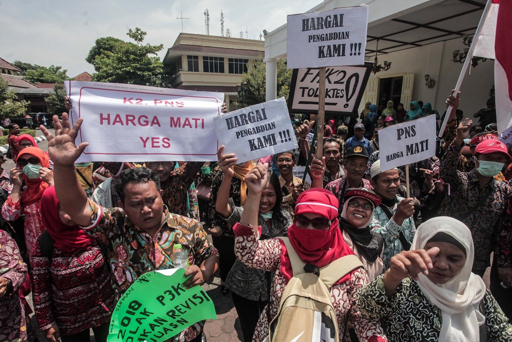Pemerintah Diminta Jamin Nasib Guru Honorer