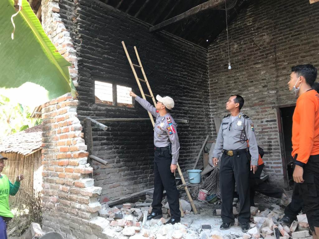 Sejumlah Rumah di Jember Rusak Akibat Gempa