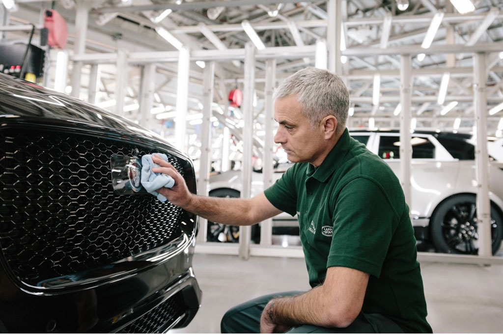 Permintaan Tiongkok Anjlok, Jaguar Land Rover Tutup Pabrik