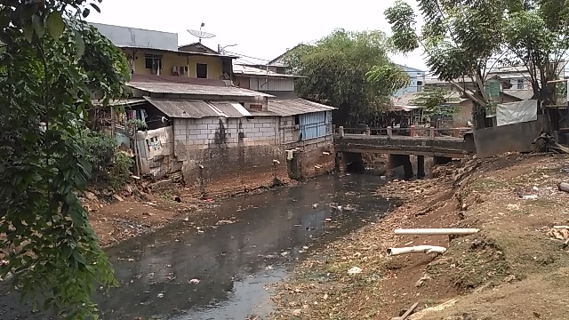 Warga Minta Sodetan Kali Pesanggrahan Dikeruk