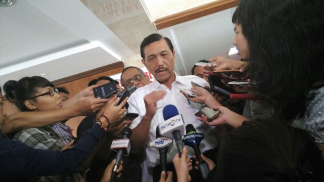 Luhut: Kenaikan Harga BBM Beratkan Rakyat Kecil
