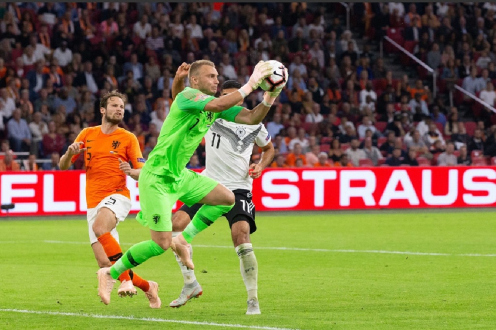 Belanda Pecundangi Jerman