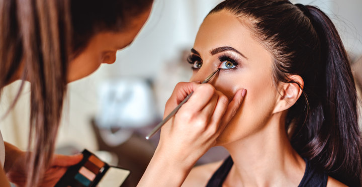 Tips Make Up saat Beraktivitas di Luar Ruangan