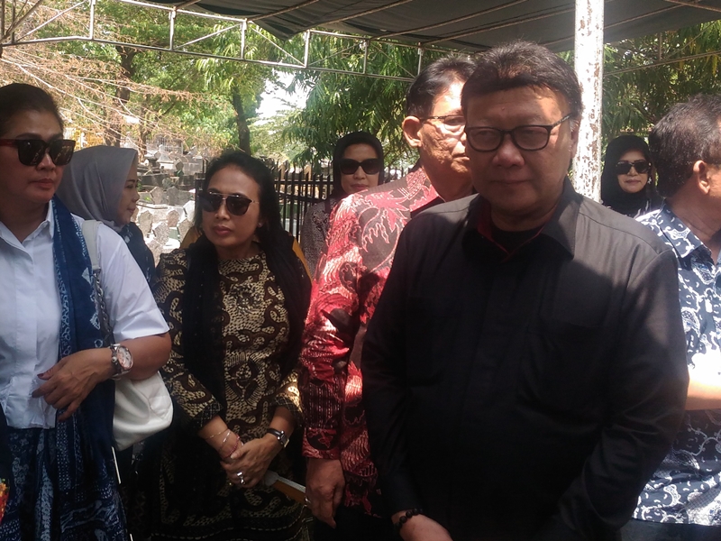 Tjahjo Antar Ibu Mertua Hingga Peristirahatan Terakhir