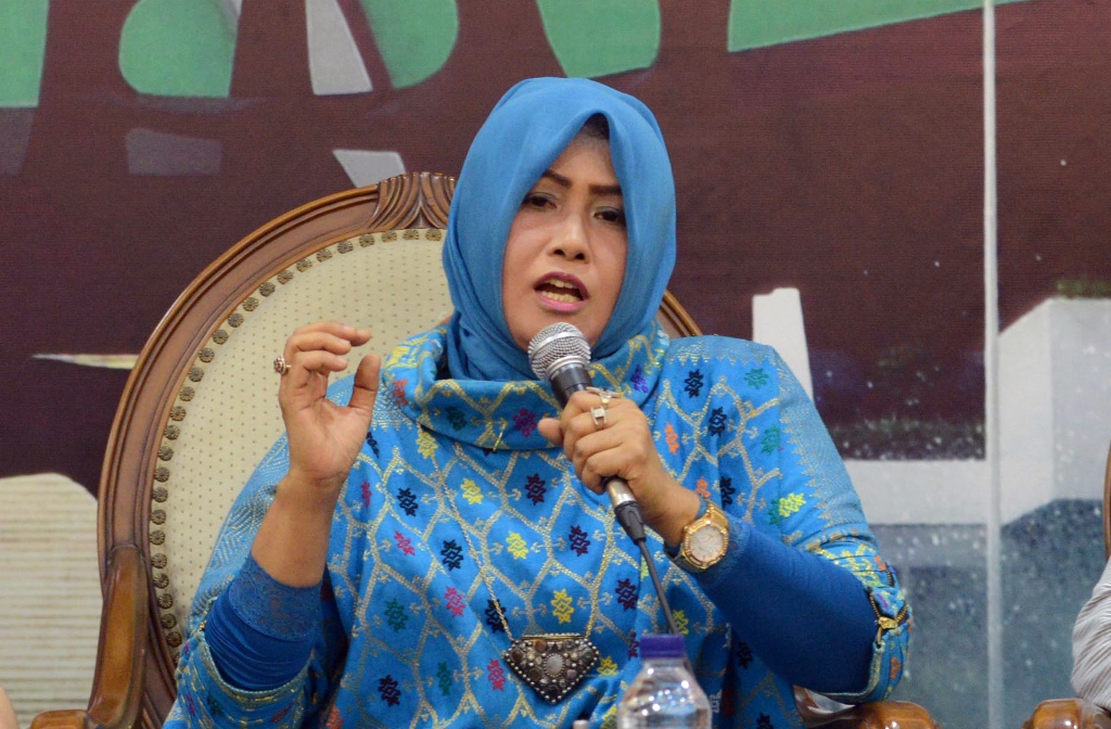 Politik Kebohongan Cermin Lawan Kehabisan Kata-kata