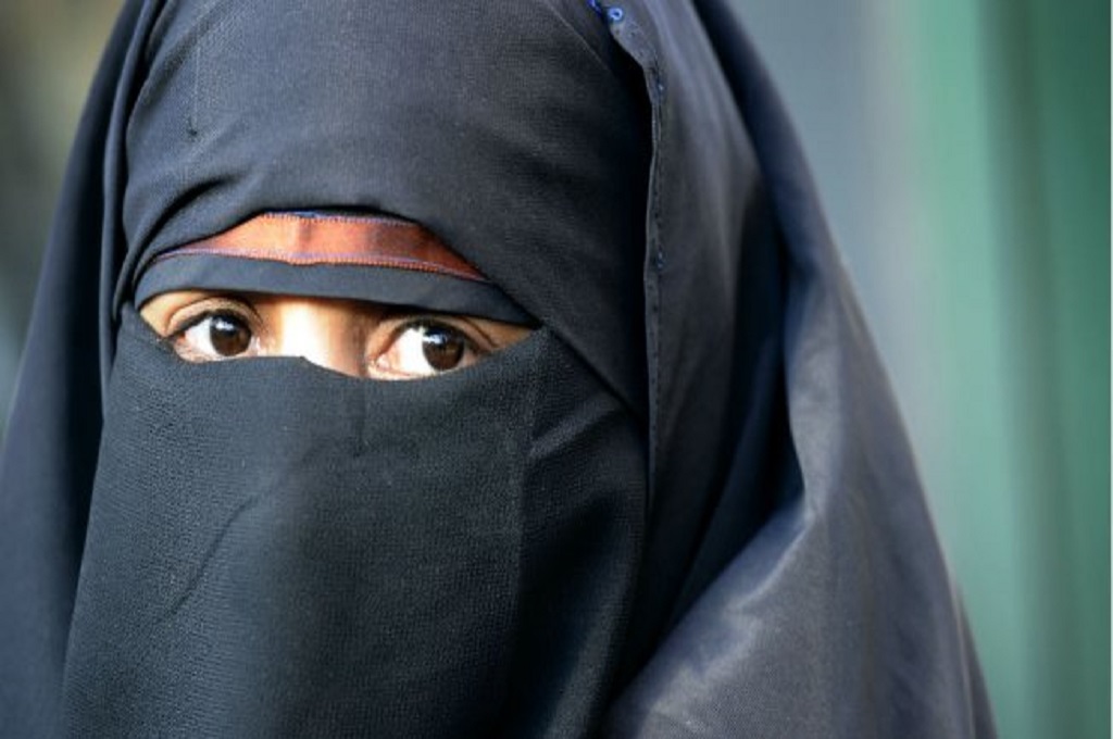 PBB Sebut Larangan Niqab di Prancis Langgar HAM