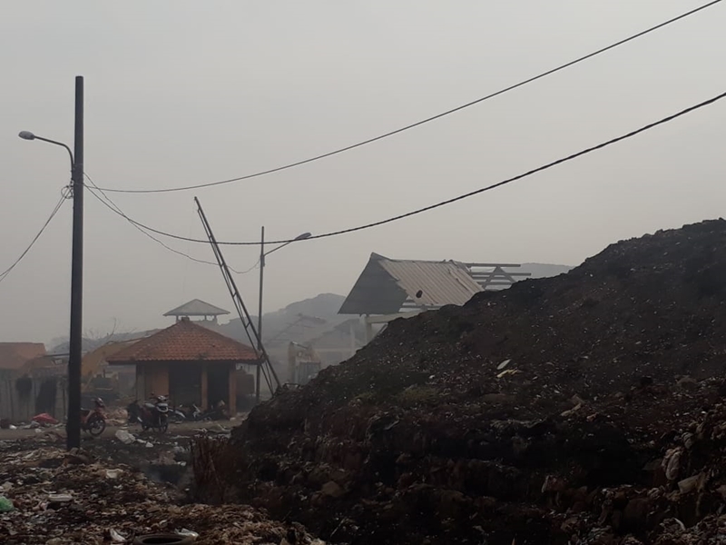 Tiga Desa Desak TPA Jatiwaringin Tangerang Ditutup