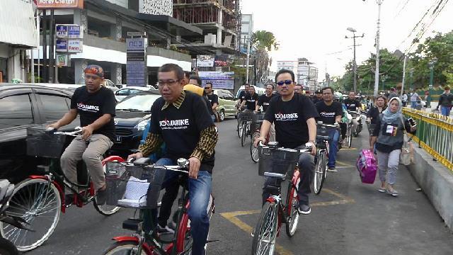 Menikmati Suasana Malioboro dengan Bersepeda Ontel