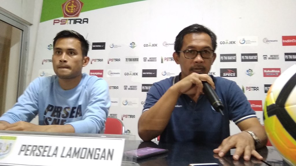 Aji Santoso: Kemasukan Empat Gol Adalah Kesalahan Pemain Kami