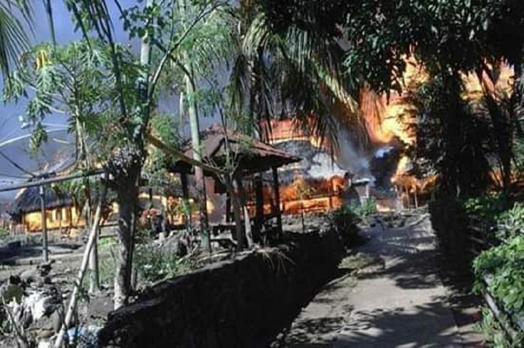 Puluhan Rumah di Kampung Adat di Ende Terbakar