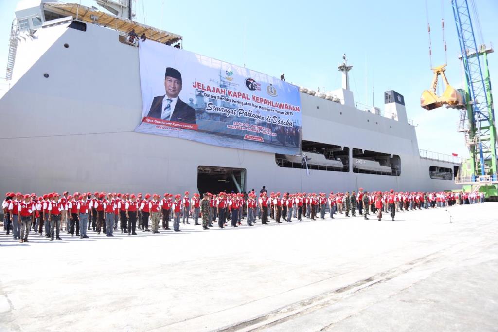 Mensos Lepas Ratusan Peserta Jelajah Kapal Kepahlawanan