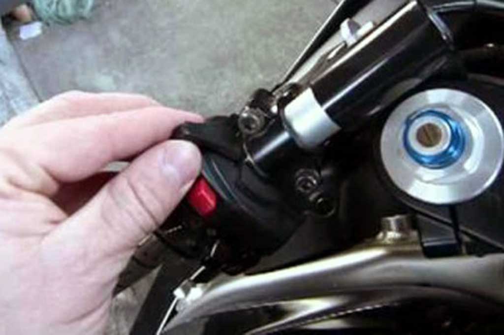 Pentingnya Memanaskan Mesin Motor untuk Sirkulasi Oli