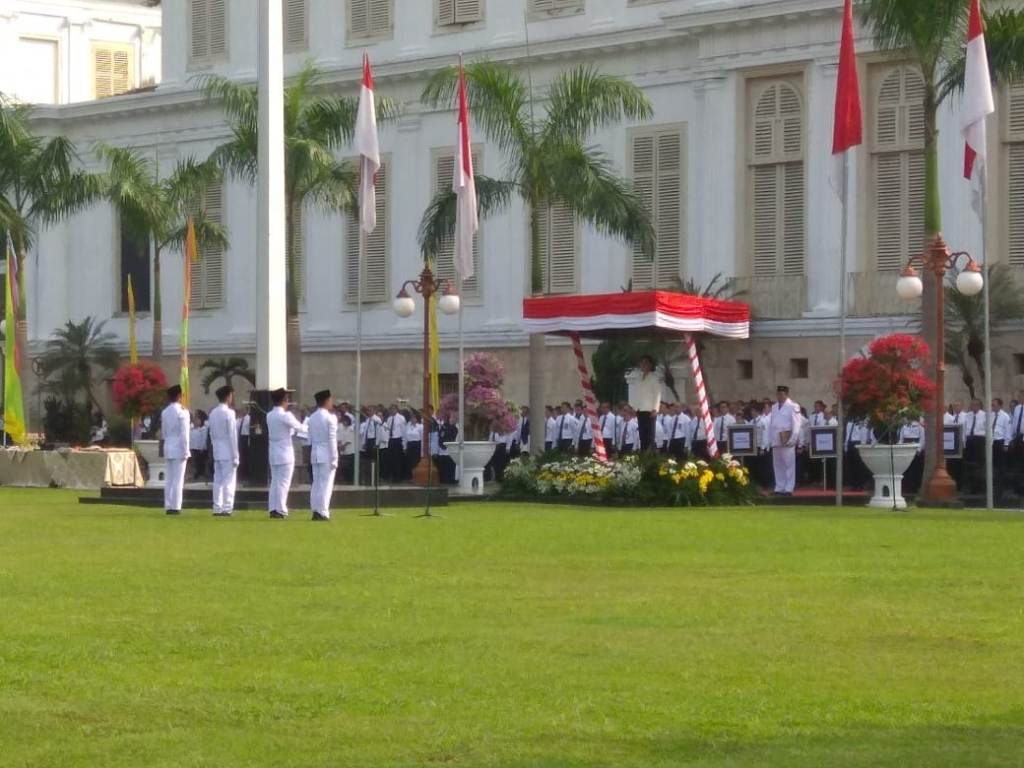Pegawai Kemenkeu Kenakan Baju Hitam Putih Selama Seminggu