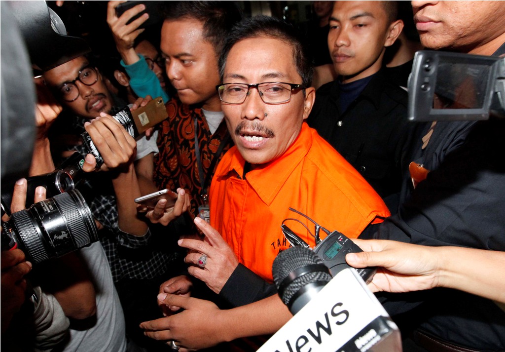 KPK Sita Empat Mobil Terkait OTT Bupati Cirebon