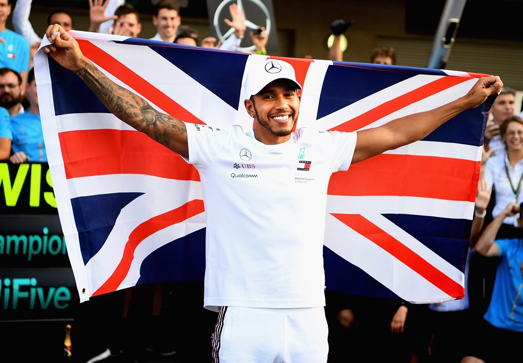Dua Sisi Lewis Hamilton