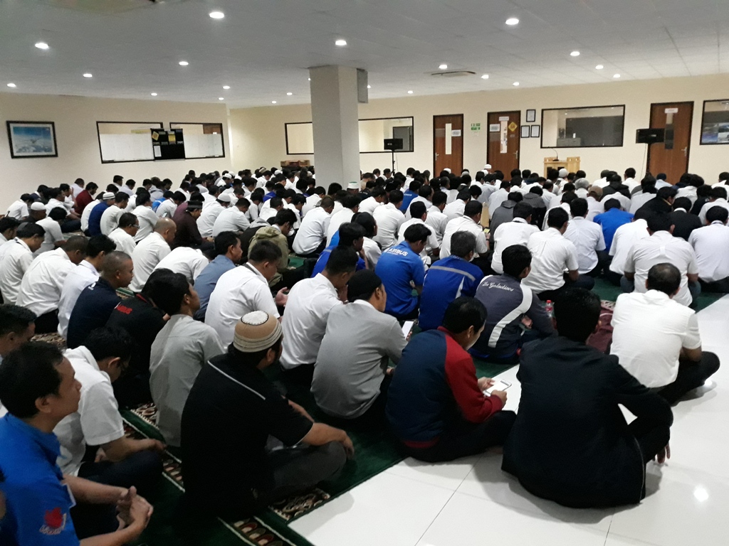 Ratusan Karyawan Lion Air 'Tundukkan Kepala' untuk Korban