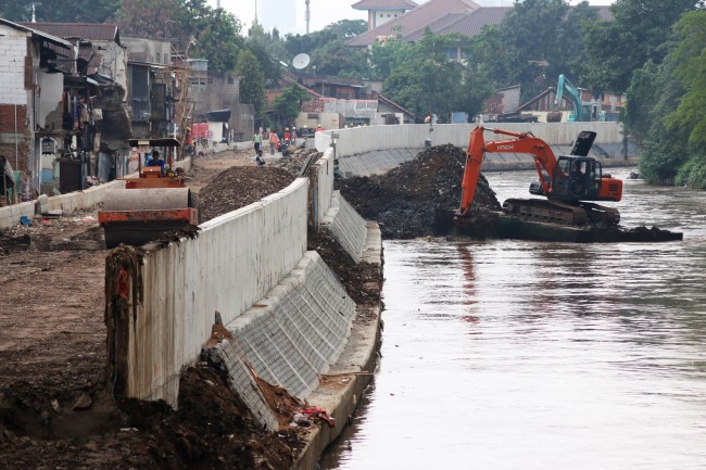 Ciliwung Mendesak Dinormalisasi
