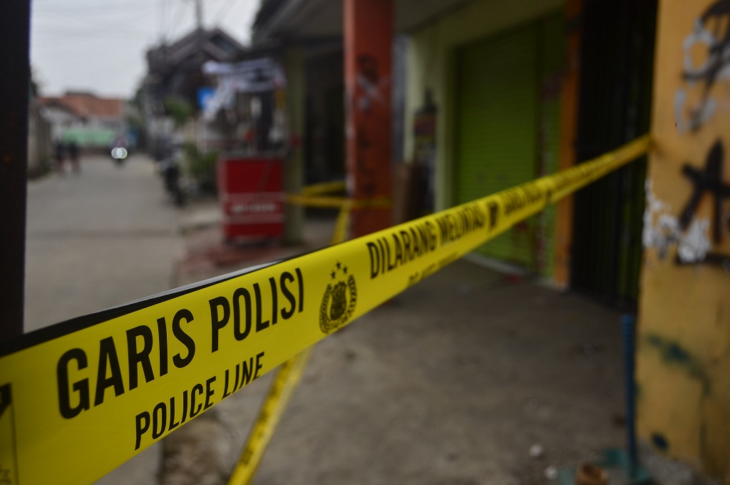 Tiga Polisi Dikeroyok saat Periksa Toko Obat