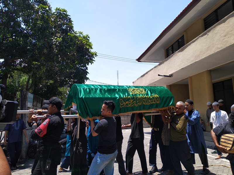 Jenazah Anggota Tim Evakuasi Lion Dikebumikan