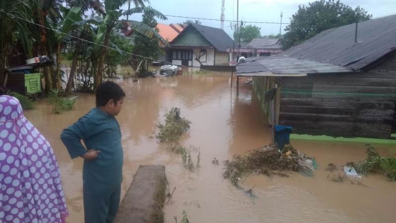 Dua Bocah Meninggal Akibat Banjir di Padang