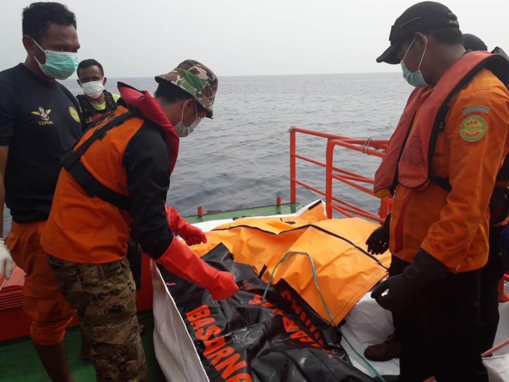 Basarnas Evakuasi 138 Kantong Jenazah Pesawat Lion Air