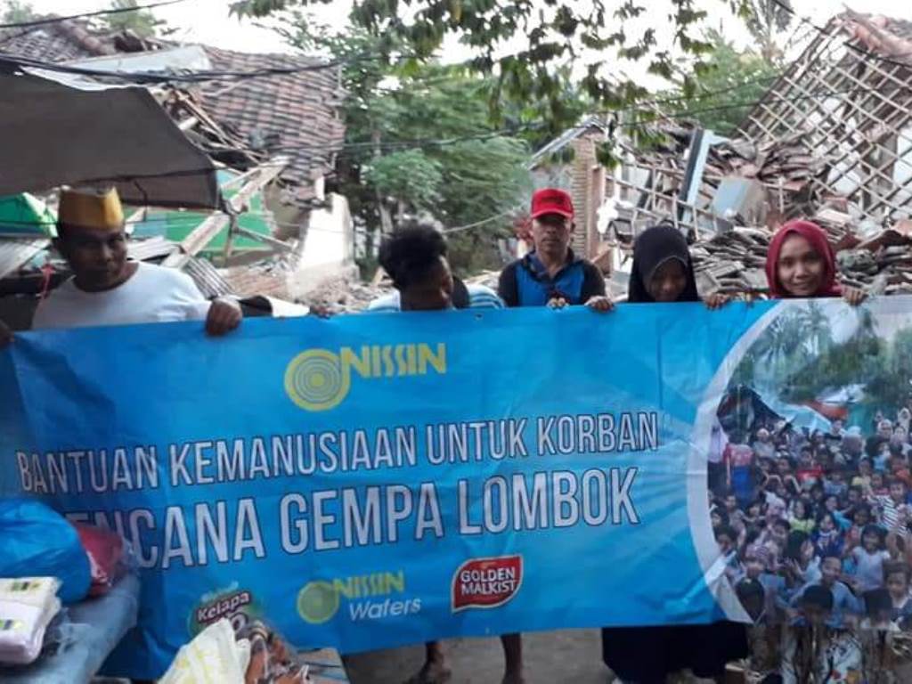 Monde Kirim 300 Karton Biskuit untuk Korban Gempa Palu