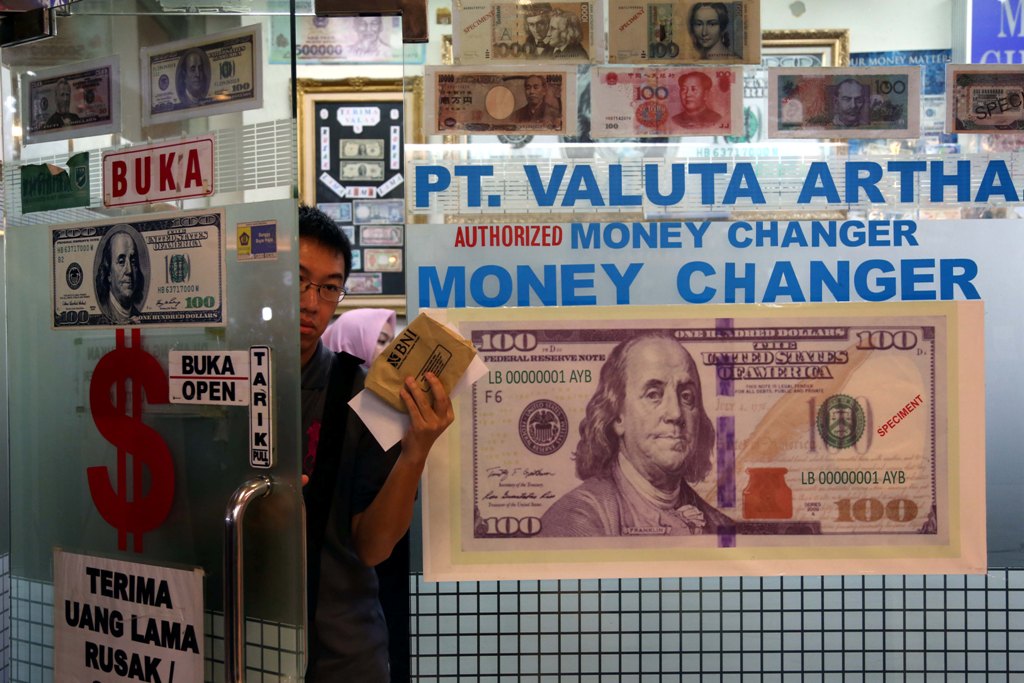 Rupiah Butuh Sentimen Kuat untuk Kembali Berjaya