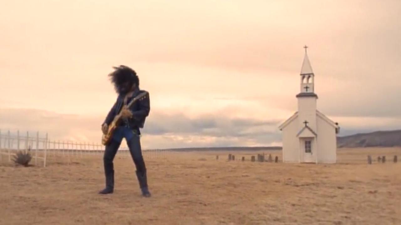 Kisah di Balik Lagu November Rain