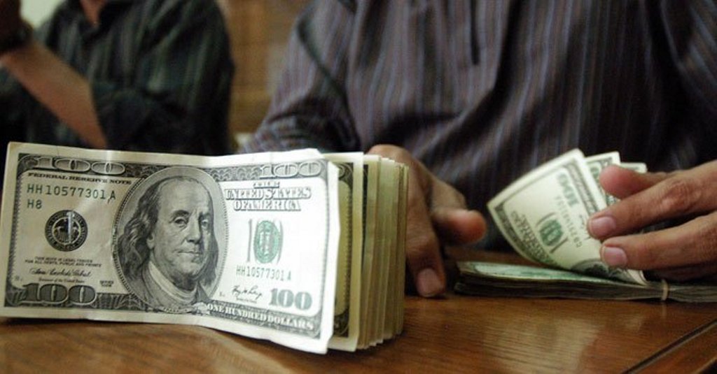 Dolar AS Masih Bertahan di Zona Hijau