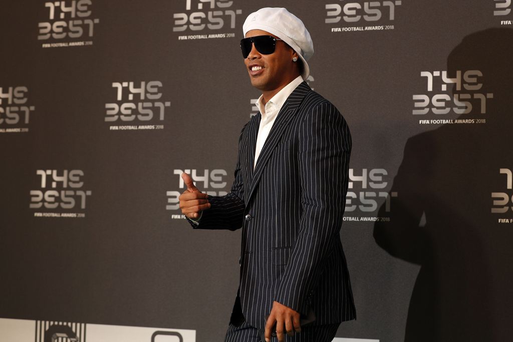 Terlilit Utang, Ronaldinho Nyaris Bangkrut