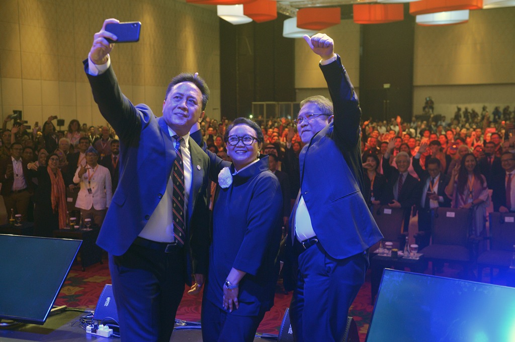 Lagu <i>We Will Rock You</i> Ramaikan Konferensi Ekonomi Kreatif