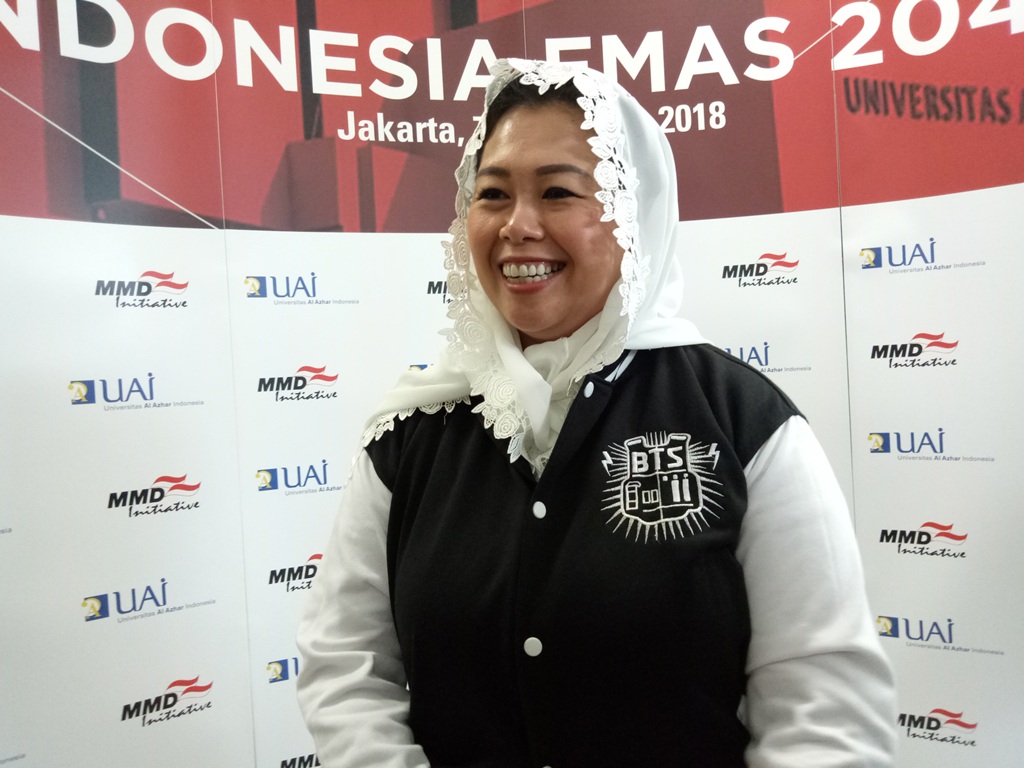 Yenny Wahid Pakai Jaket BTS ke Universitas Al Azhar