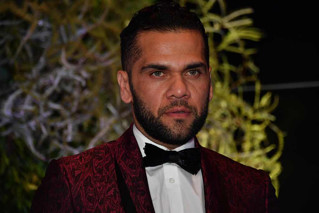Alves Hampir Bekerja Sama dengan Mourinho