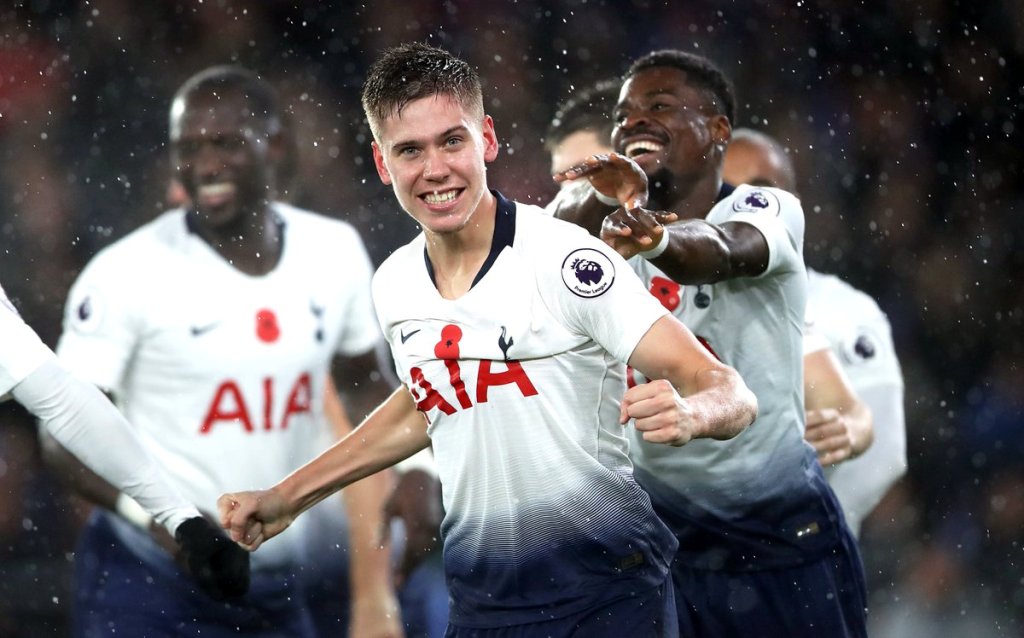 Gol Tunggal Juan Foyth Menangkan Tottenham
